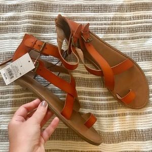 Universal Thread Sandals